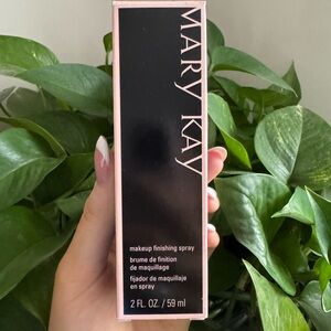 Mary Kay Makeup Finishing Spray